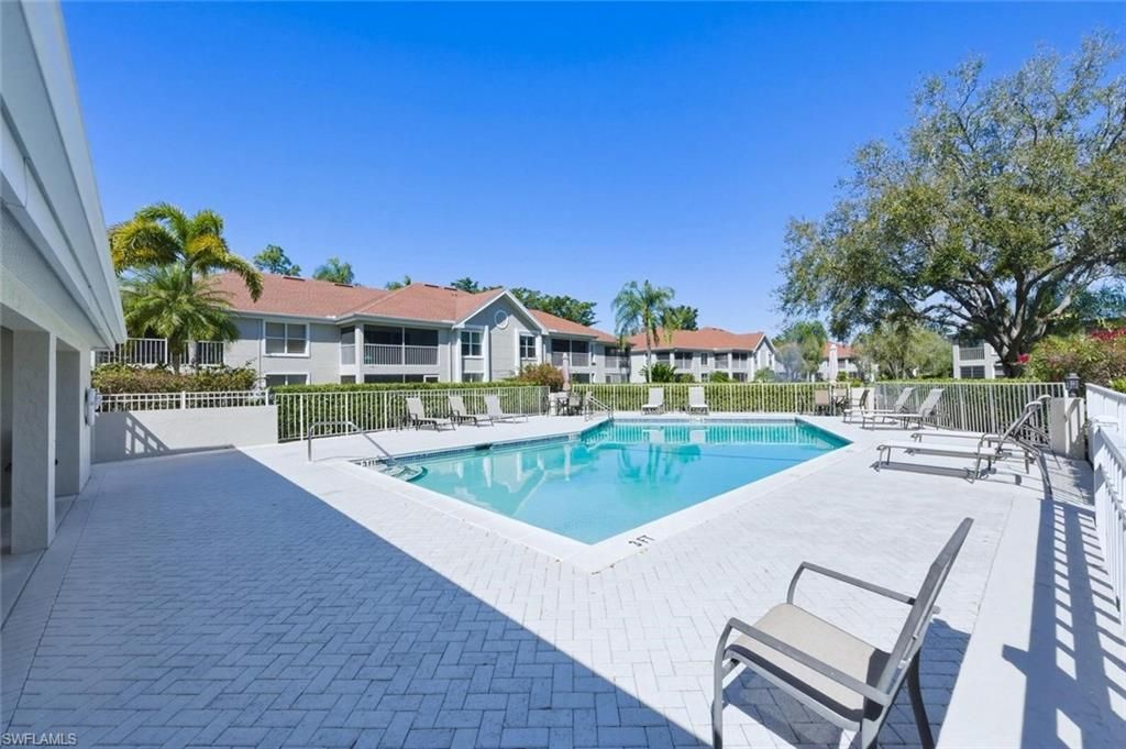 9856 Luna Cir , Unit 204, Naples, FL 34109 Photo