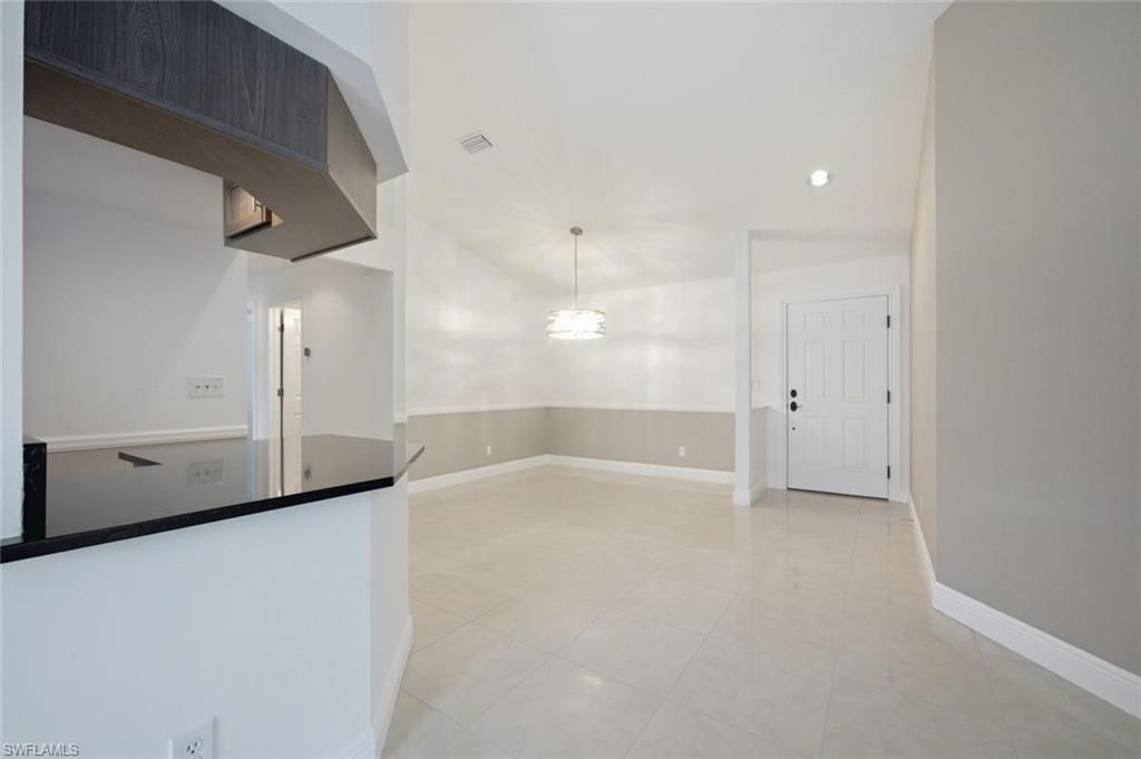 9856 Luna Cir , Unit 204, Naples, FL 34109 Photo