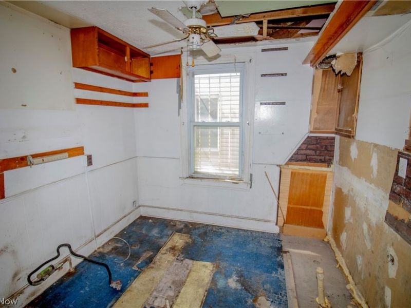 7924 Harvard Avenue, Cleveland, OH 44105 Photo 13