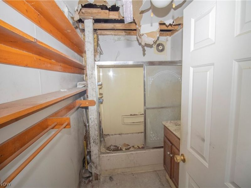 7924 Harvard Avenue, Cleveland, OH 44105 Photo 14