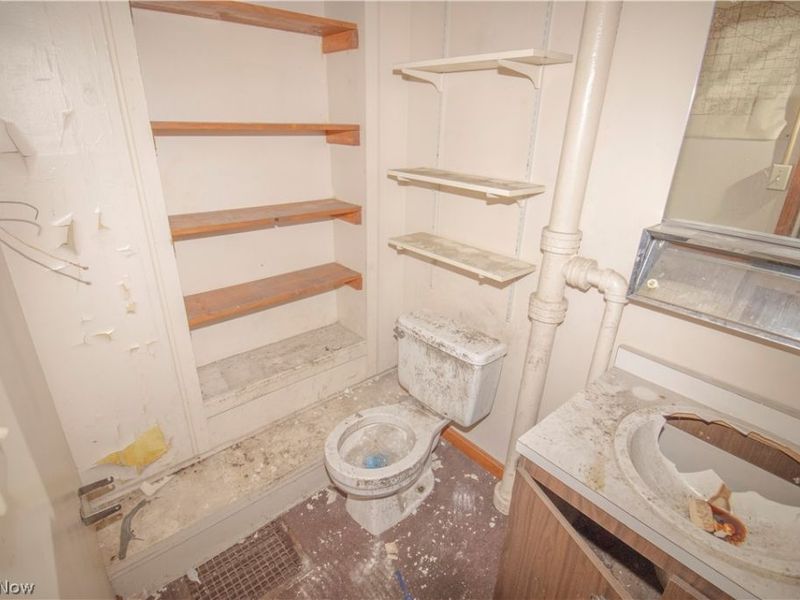 7924 Harvard Avenue, Cleveland, OH 44105 Photo 28