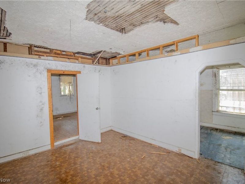 7924 Harvard Avenue, Cleveland, OH 44105 Photo 5