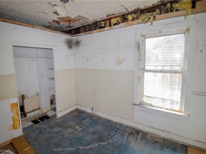 7924 Harvard Avenue, Cleveland, OH 44105 Photo 6