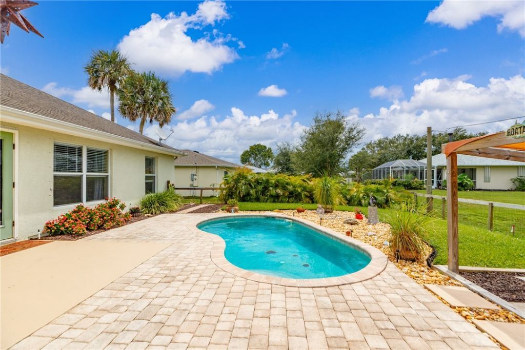 818 George Street, Sebastian, FL 32958 Photo