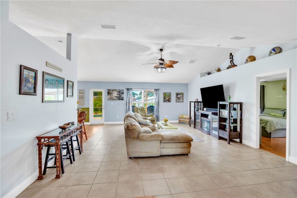 818 George Street, Sebastian, FL 32958 Photo