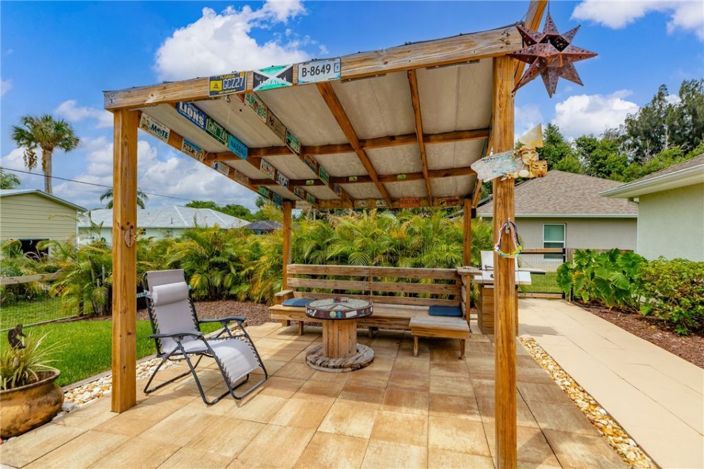 818 George Street, Sebastian, FL 32958 Photo