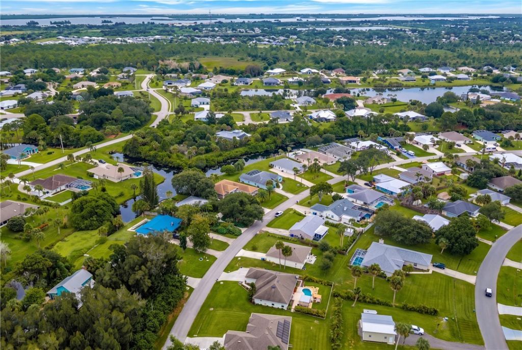 818 George Street, Sebastian, FL 32958 Photo