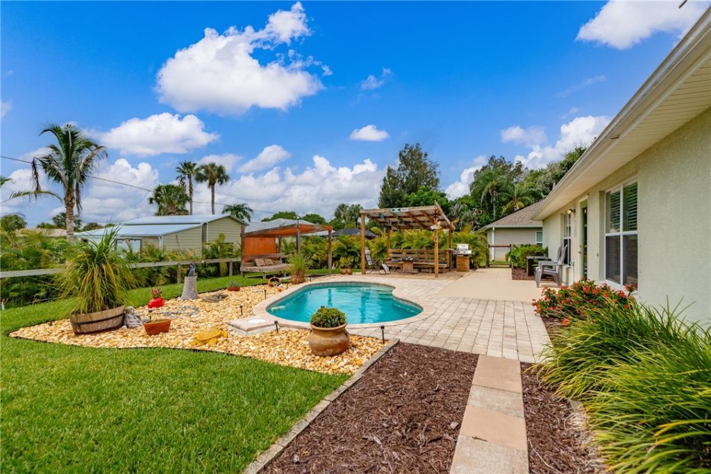 818 George Street, Sebastian, FL 32958 Photo