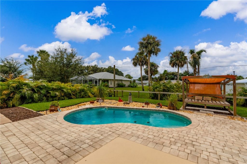 818 George Street, Sebastian, FL 32958 Photo