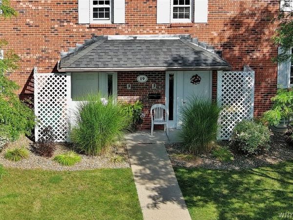 19 Crownview , Hamburg, NY 14075