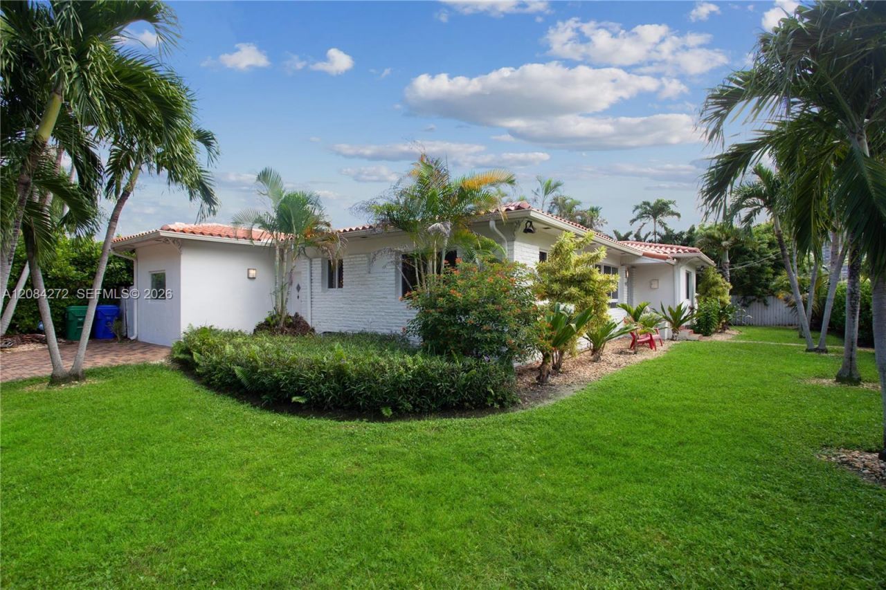 7311 NE 8th Ave , Miami, FL 33138 Photo