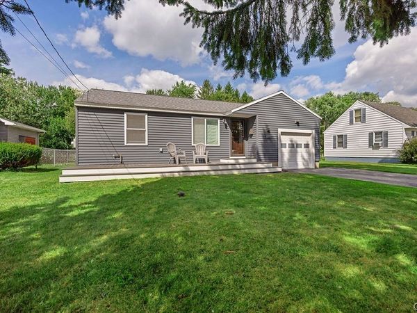118 Clarence Drive , Syracuse, NY 13212