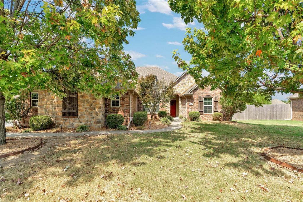 337 N Powderhorn Drive, Fayetteville, AR 72704 Main Photo