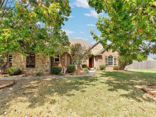 337 N Powderhorn Drive, Fayetteville, AR 72704