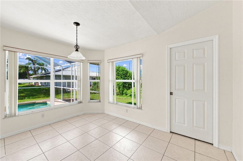 955 Riviera Avenue, Sebastian, FL 32958 Photo