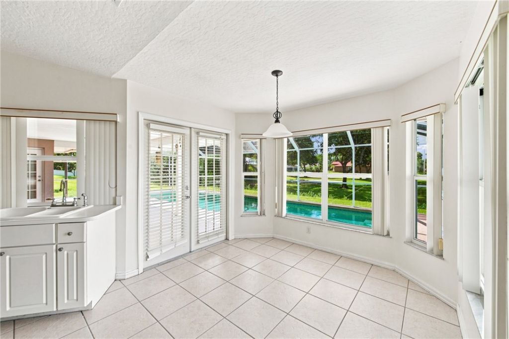 955 Riviera Avenue, Sebastian, FL 32958 Photo