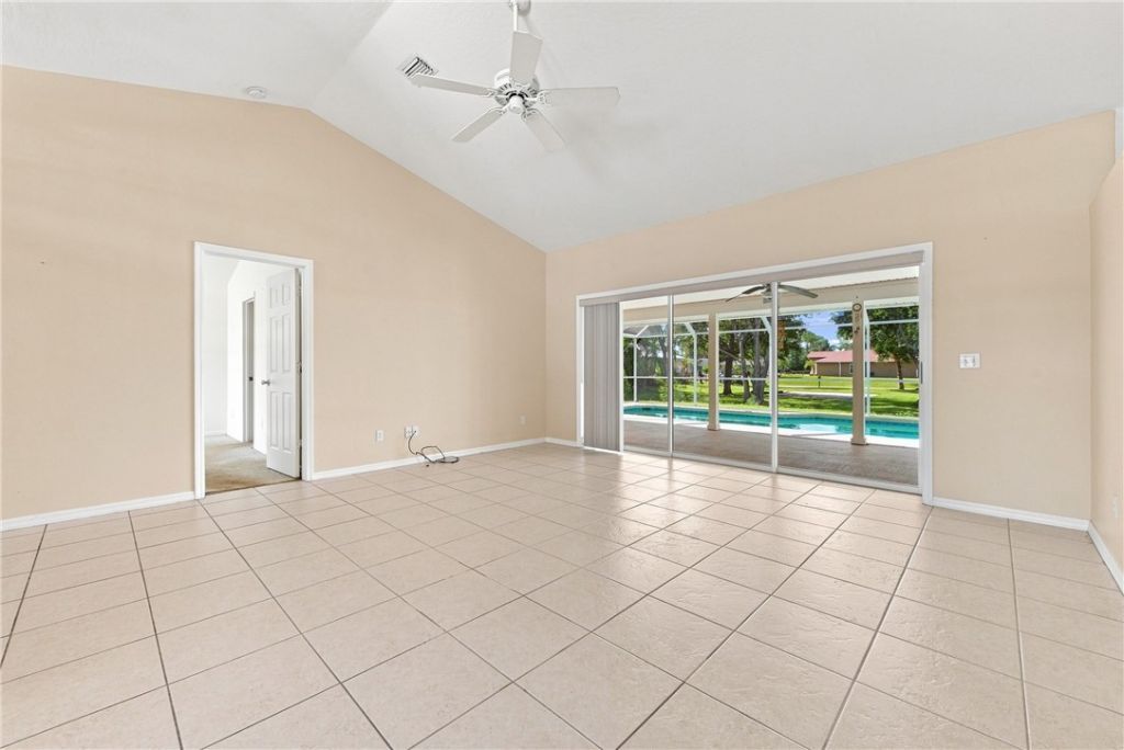955 Riviera Avenue, Sebastian, FL 32958 Photo