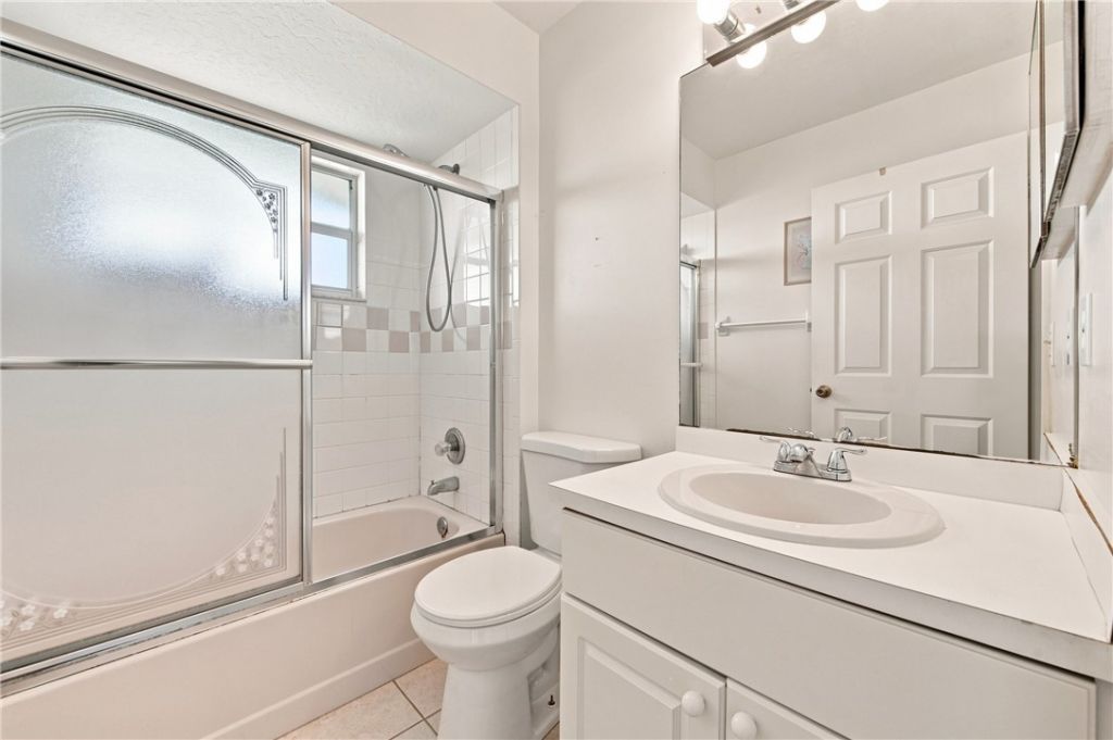 955 Riviera Avenue, Sebastian, FL 32958 Photo