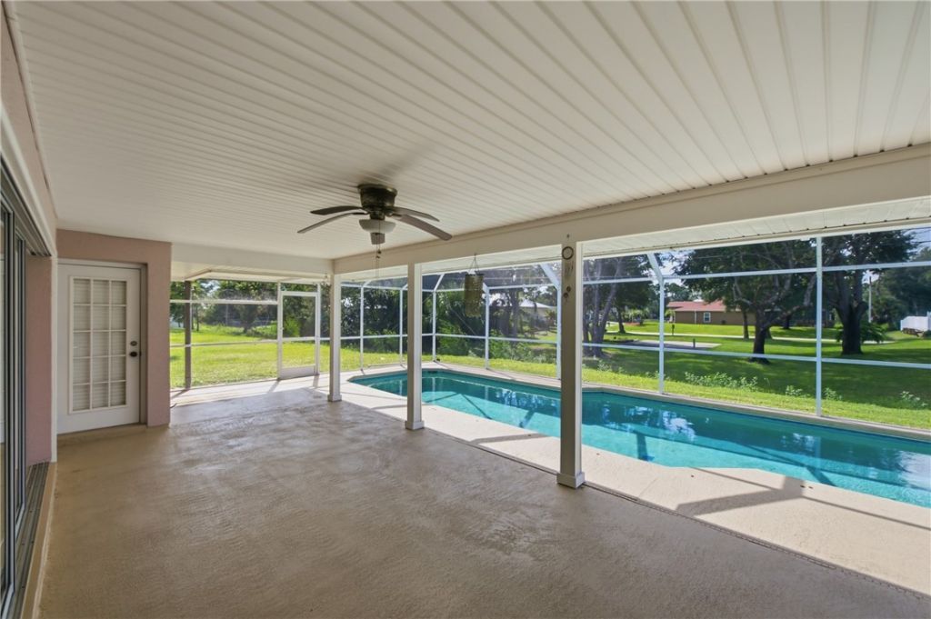 955 Riviera Avenue, Sebastian, FL 32958 Photo