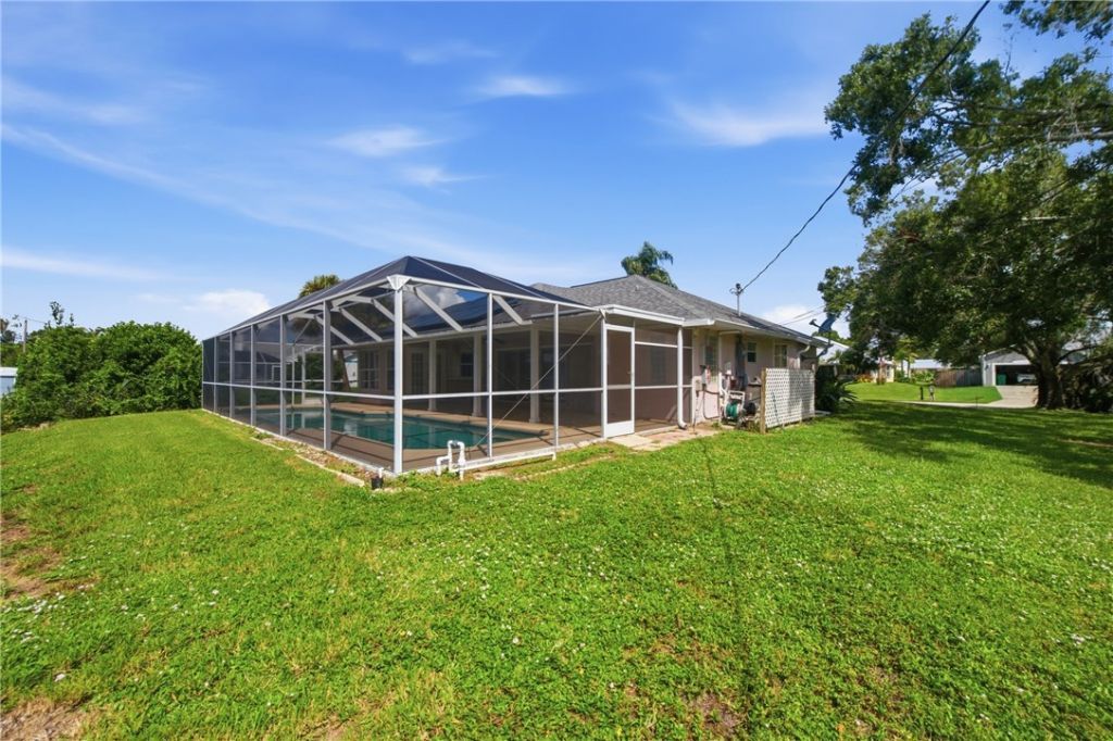 955 Riviera Avenue, Sebastian, FL 32958 Photo