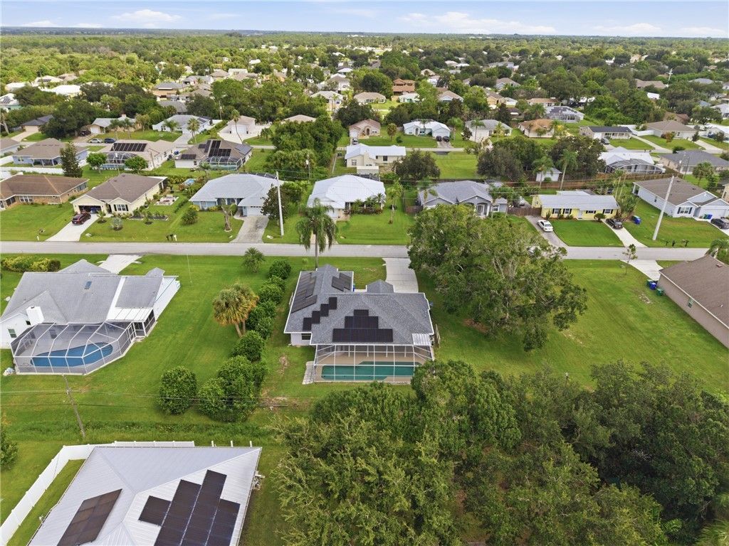 955 Riviera Avenue, Sebastian, FL 32958 Photo