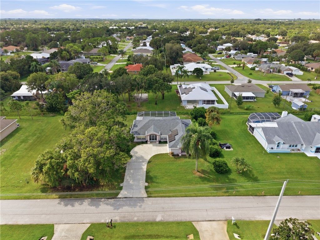 955 Riviera Avenue, Sebastian, FL 32958 Photo