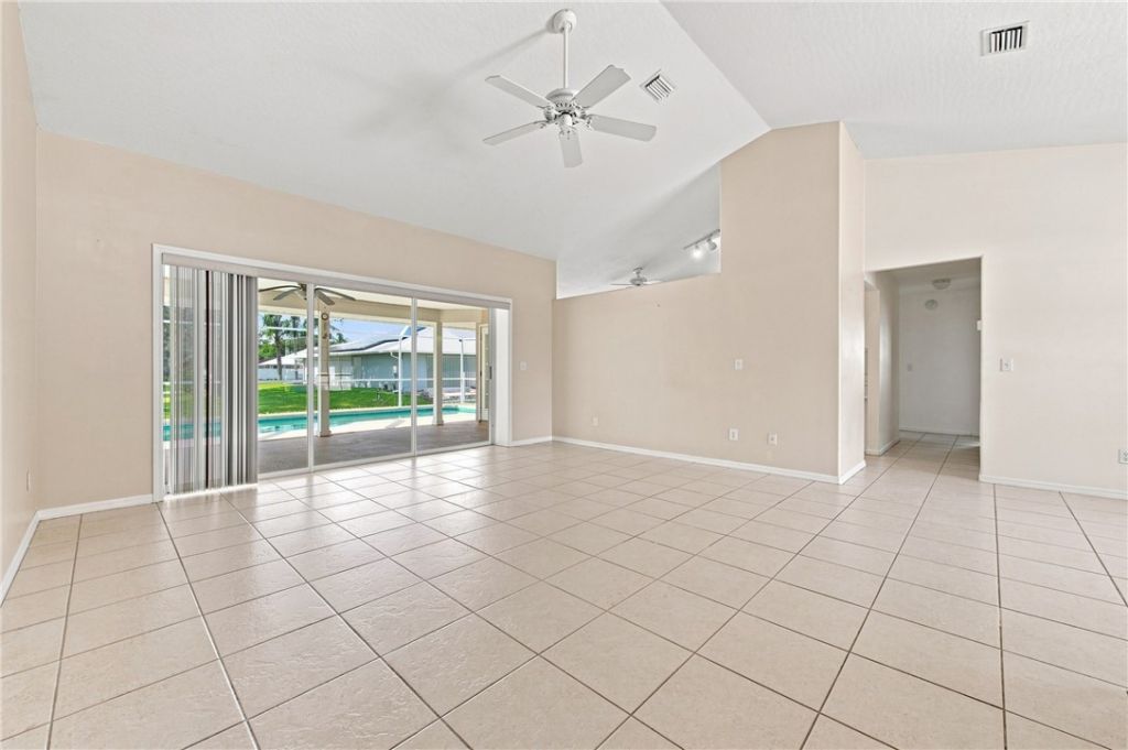 955 Riviera Avenue, Sebastian, FL 32958 Photo