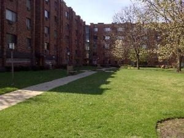 5310 N CHESTER Avenue, Unit 209, Chicago, IL 60656