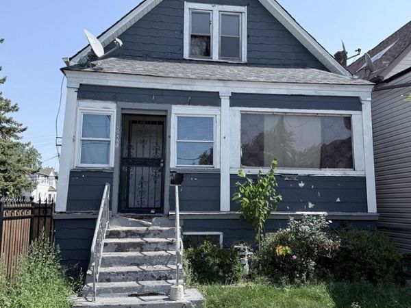 10453 S Ewing Avenue , Chicago, IL 60617
