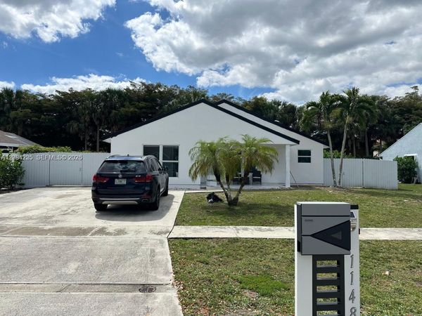 1148 Grandview Cir, Royal Palm Beach, FL 33411