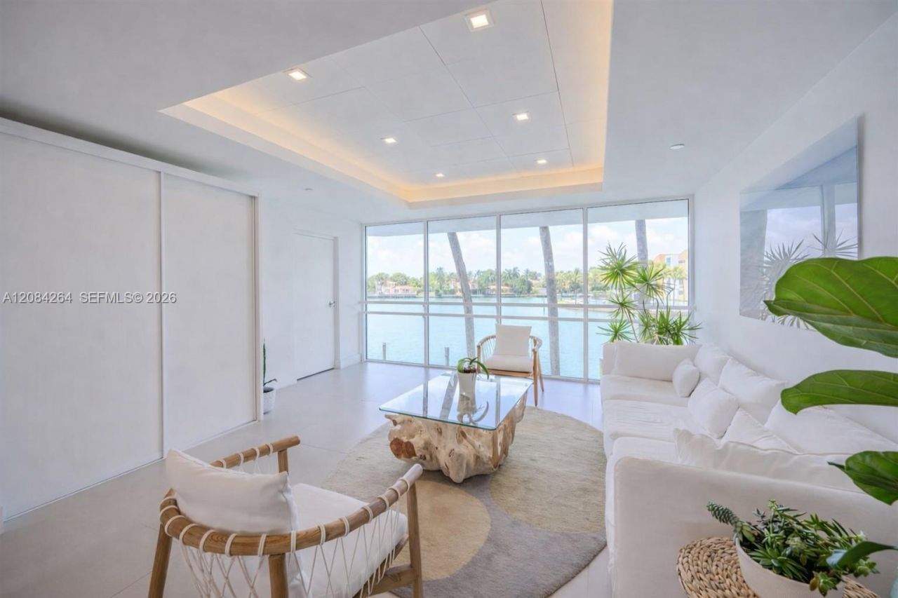 5900 Collins Ave, Unit 1405, Miami Beach, FL 33140 Photo