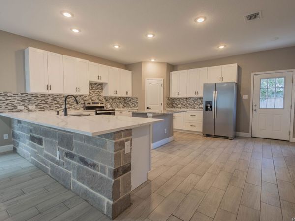 163 Hopi, San Antonio, TX 78211