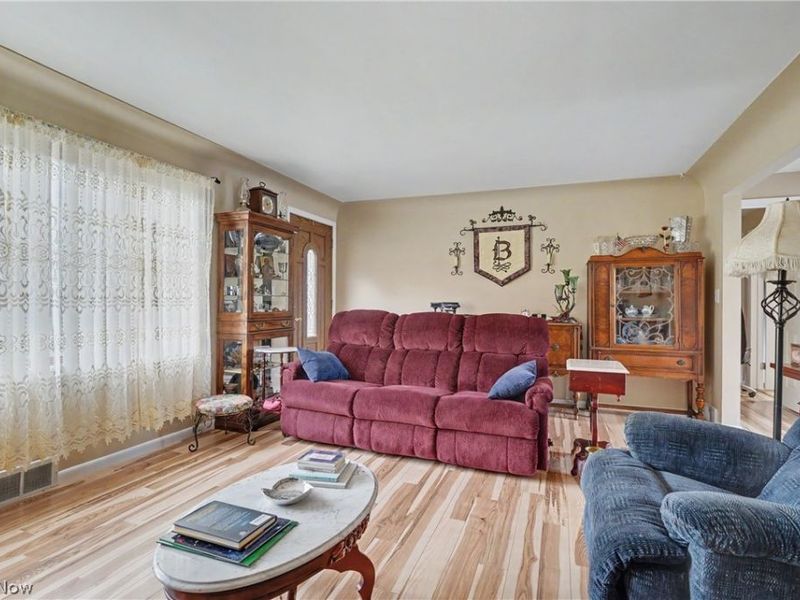 1997 Heather Lane, Youngstown, OH 44511 Photo 5