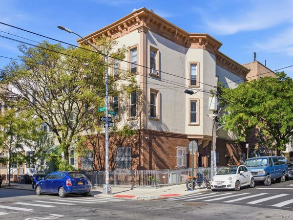 332 Manhattan Avenue , Brooklyn, NY 11211