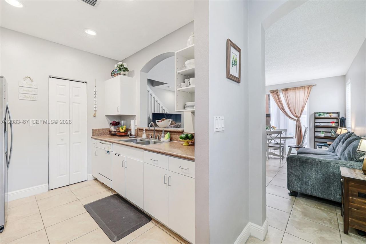 2260 NE 42nd Cir, Homestead, FL 33033 Photo