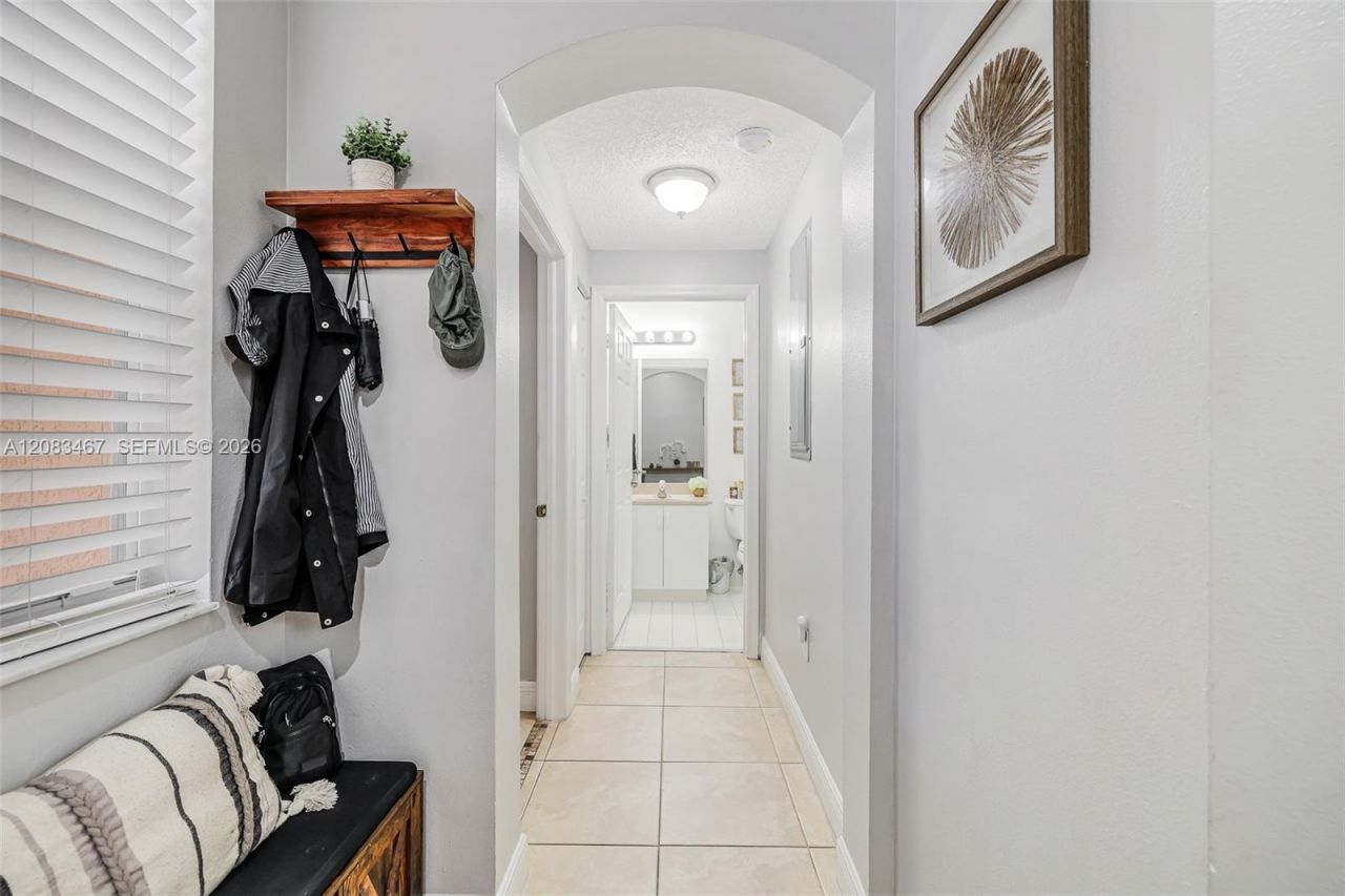 2260 NE 42nd Cir, Homestead, FL 33033 Photo