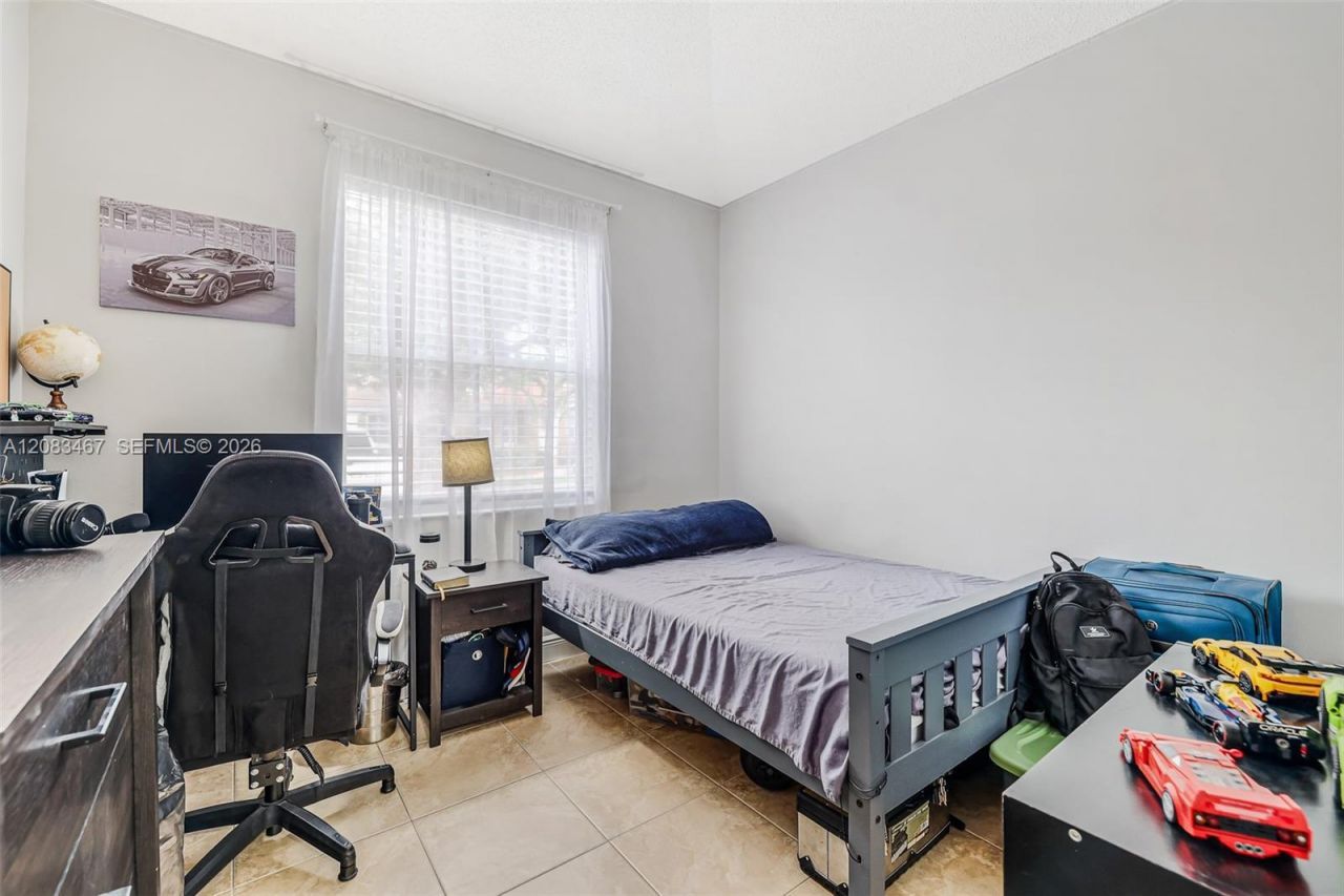 2260 NE 42nd Cir, Homestead, FL 33033 Photo