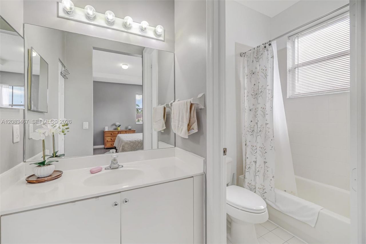 2260 NE 42nd Cir, Homestead, FL 33033 Photo