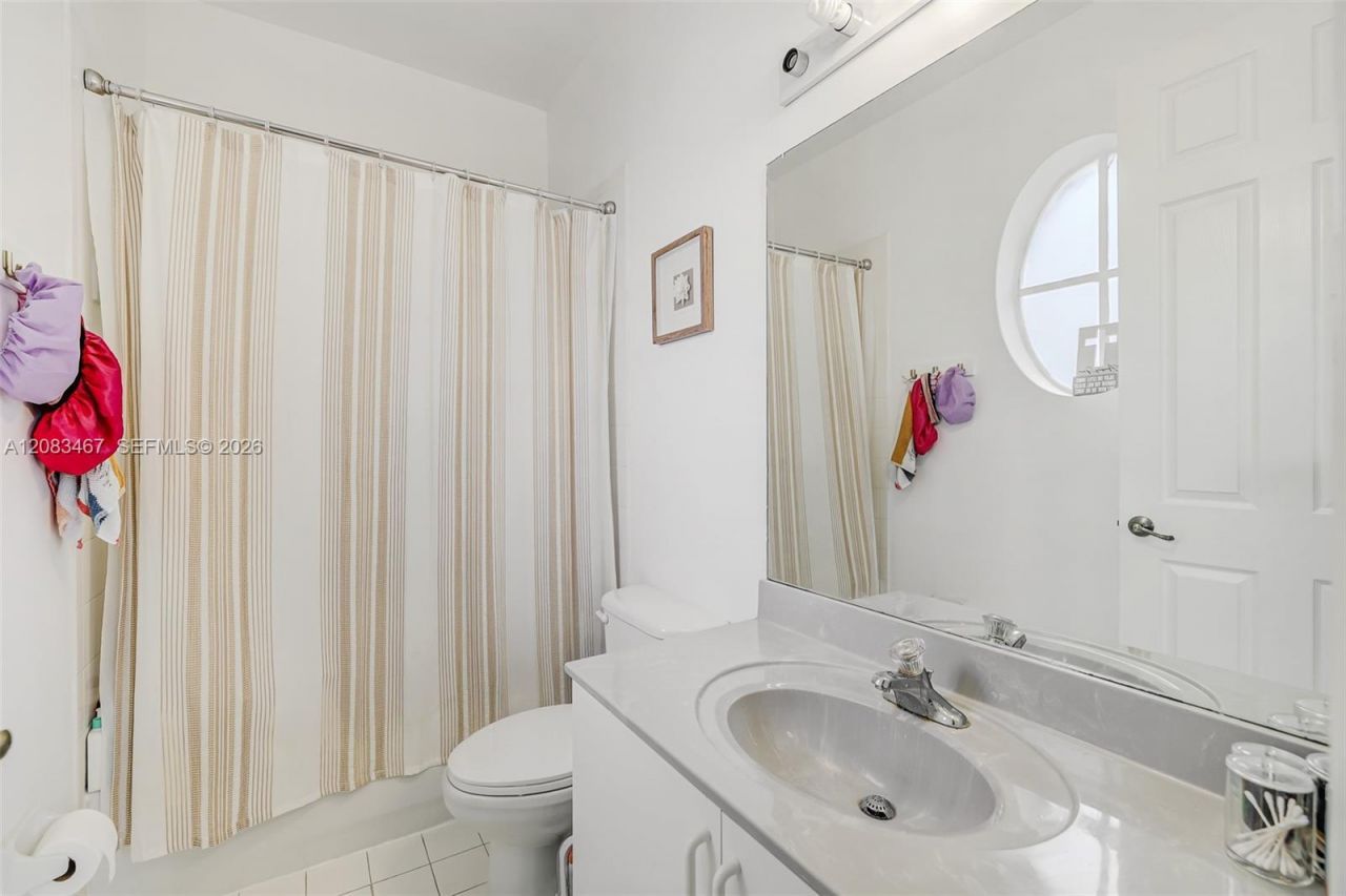 2260 NE 42nd Cir, Homestead, FL 33033 Photo