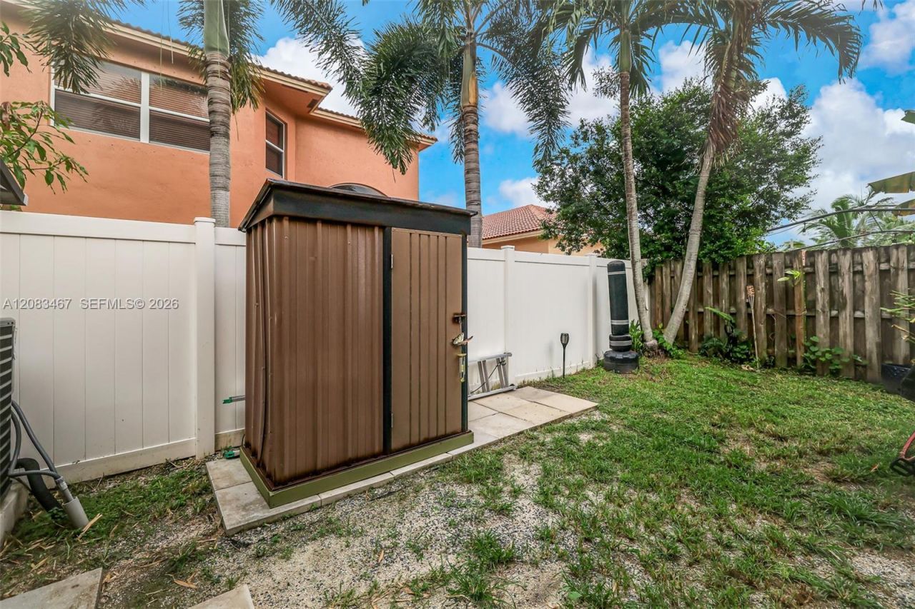 2260 NE 42nd Cir, Homestead, FL 33033 Photo