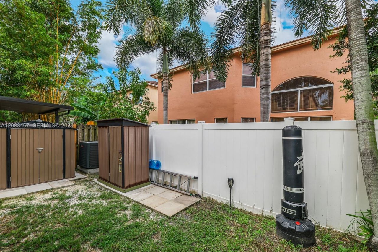 2260 NE 42nd Cir, Homestead, FL 33033 Photo