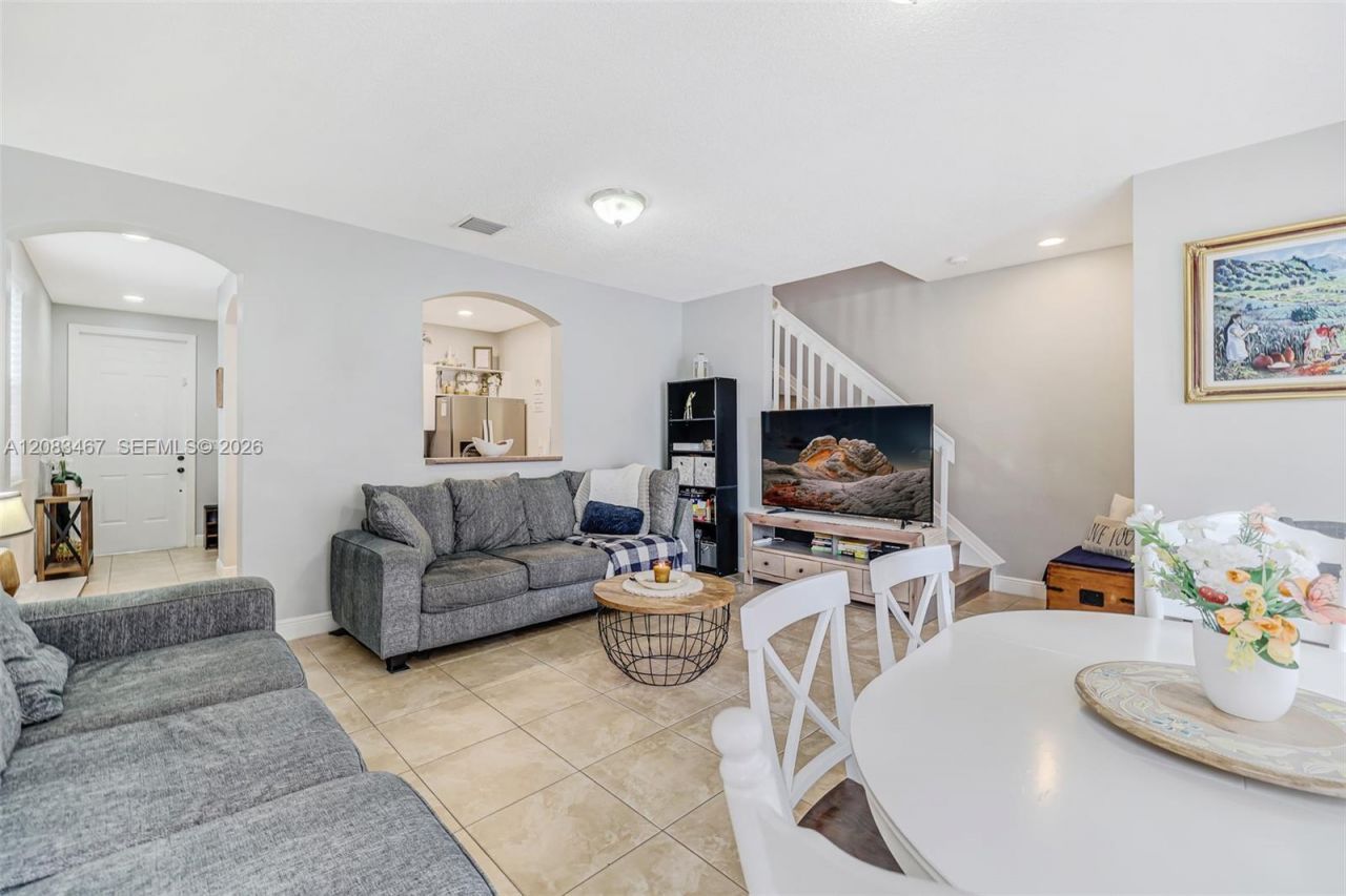 2260 NE 42nd Cir, Homestead, FL 33033 Photo