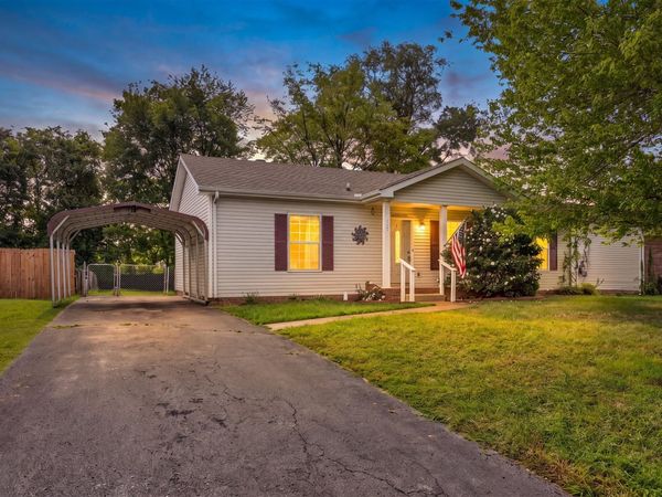 729 Princeton Cir , Clarksville, TN 37042