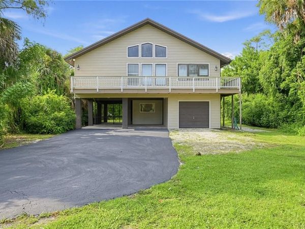 6150 Westport LN, NAPLES, FL 34116