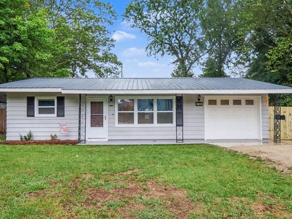 735 White Pigeon Road, Constantine, MI 49042