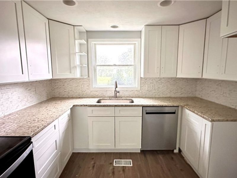 233 John Street, Bedford, OH 44146 Photo 11