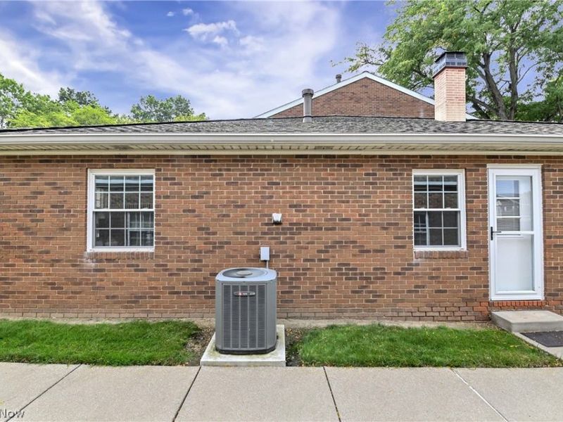 3807 Circlewood Court, Unit C-109, Fairview Park, OH 44126 Photo 3