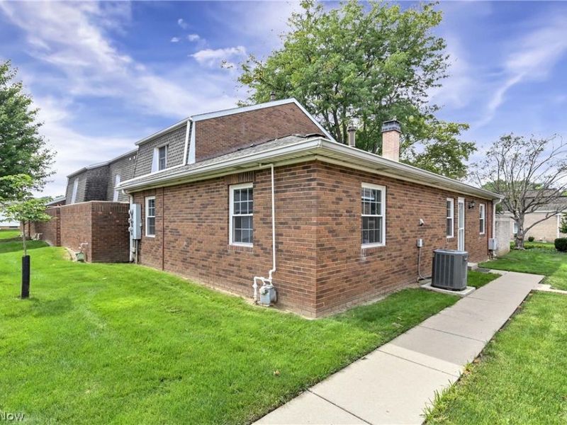 3807 Circlewood Court, Unit C-109, Fairview Park, OH 44126 Photo 4