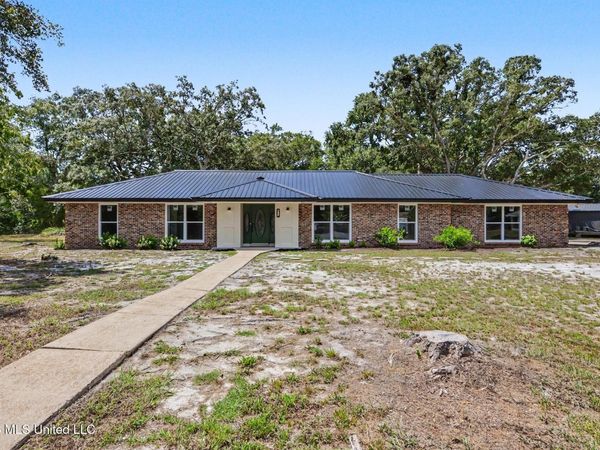 211 Turnberry Court, Ocean Springs, MS 39564