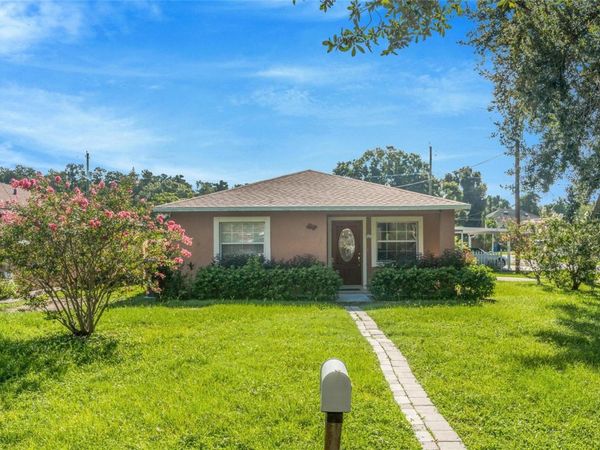 8001 N HUBERT AVENUE , TAMPA, FL 33614